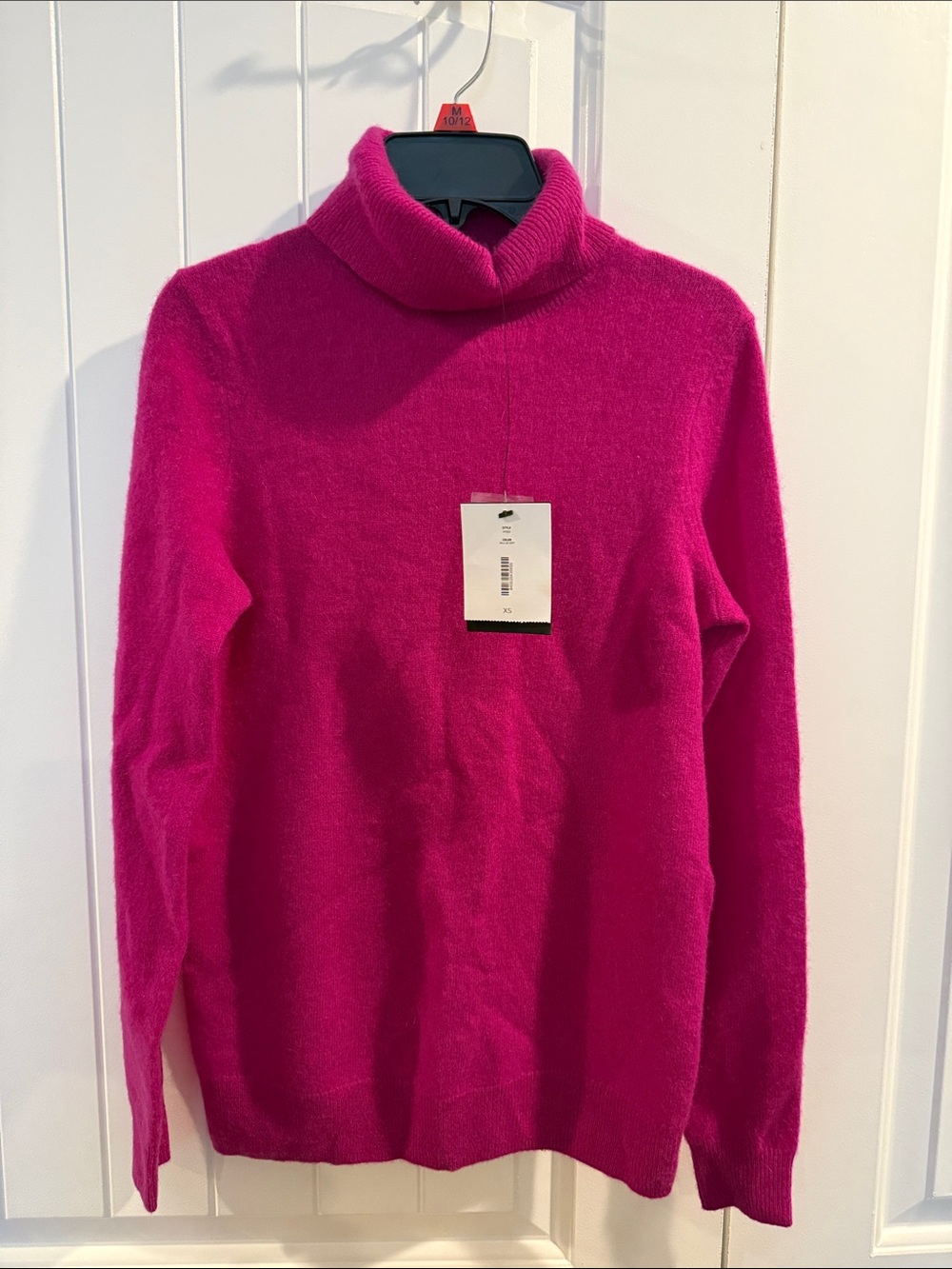 Bloomingdale's 100% Cashmere Bright Fuchsia Turtleneck Sweater